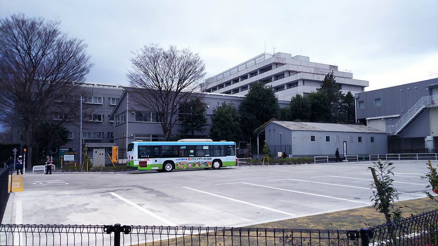 バス開通 武蔵野美術大学と立川がつながった日 始発に乗ってきた